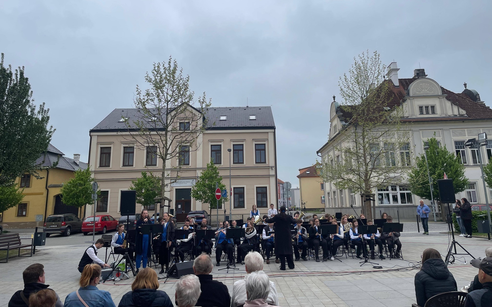 Obrázek pro novinku: Dechový orchestr ZUŠ vystoupil k výročí osvobození